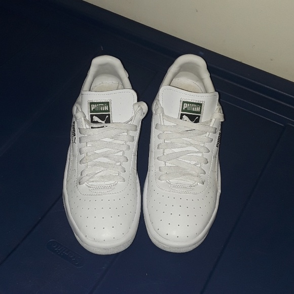 Footwear - Picture 2 of 4